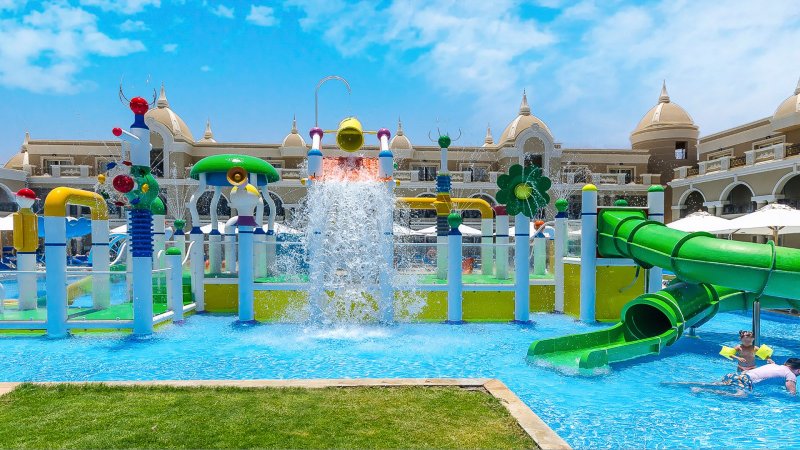 Hurghada utazás Hotel Titanic Royal