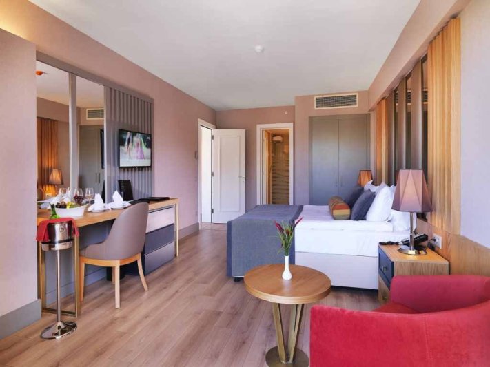 Antalya utazás Imperial Turkiz