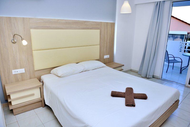 Rodosz Faliraki utazás Maroula Studios