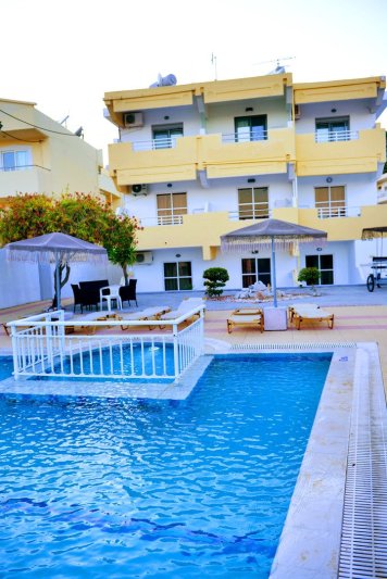 Rodosz Faliraki utazás Maroula Studios