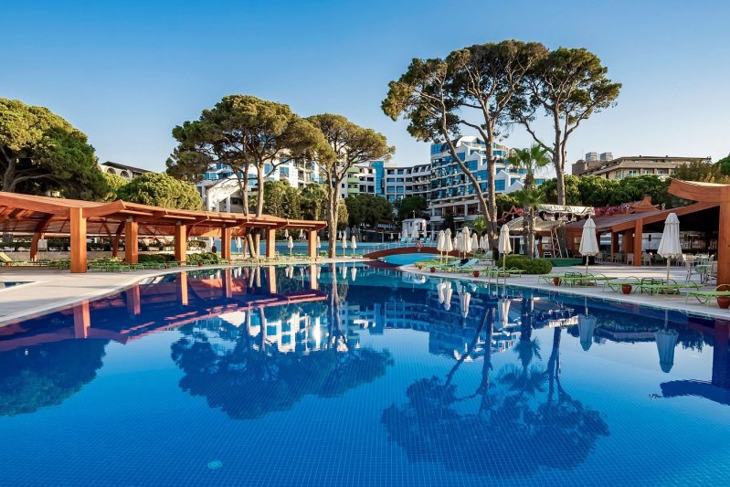 Belek utazás Paloma Sencia
