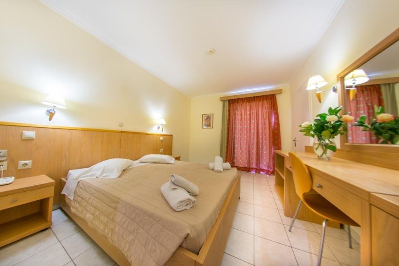 Zakynthos utazás Poseidon Beach