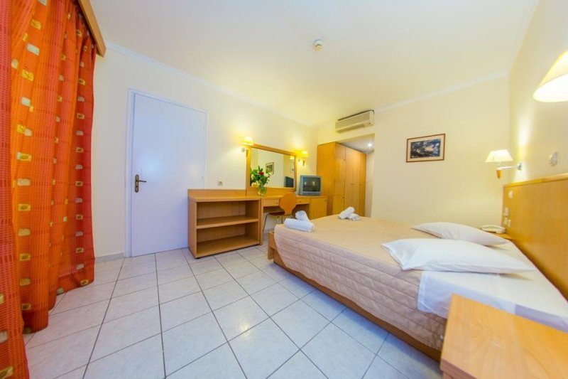 Zakynthos utazás Poseidon Beach