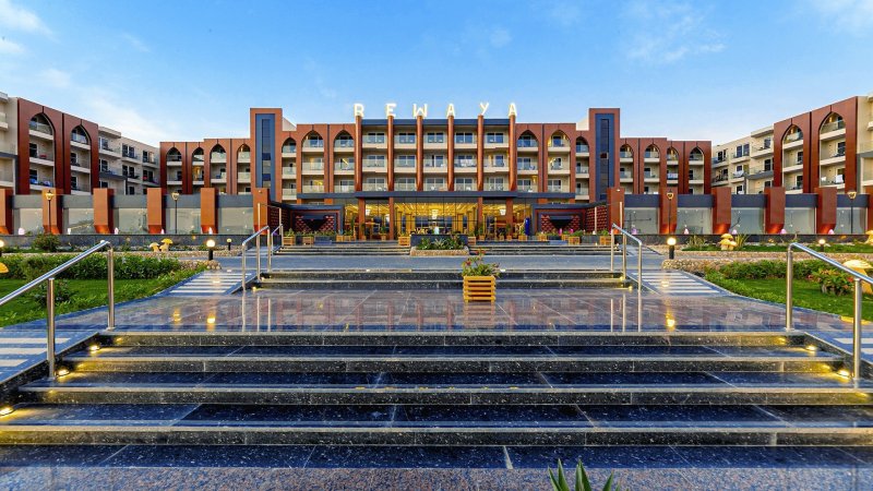 Hurghada utazás Rewaya Majestic Resort