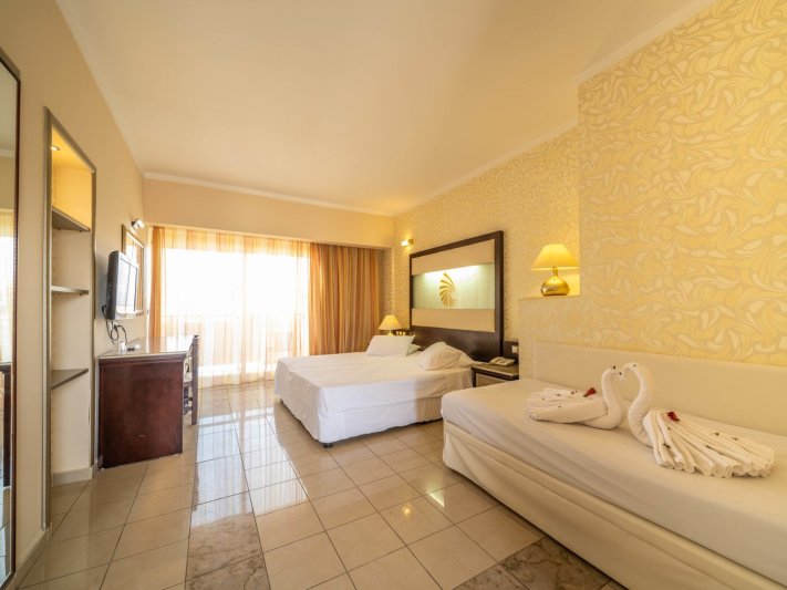 Rodosz Ialyssos utazás Sunshine Rhodes Hotel