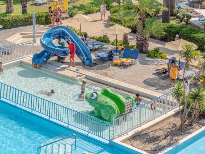 Rodosz Ialyssos utazás Sunshine Rhodes Hotel