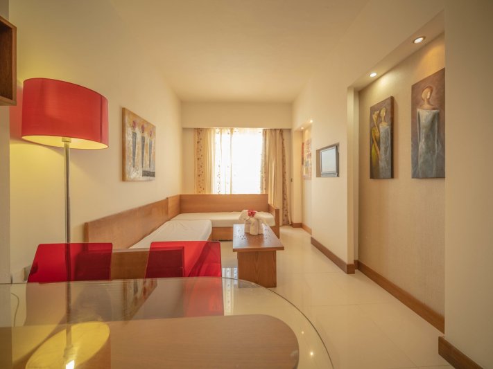 Rodosz Ialyssos utazás Sunshine Rhodes Hotel