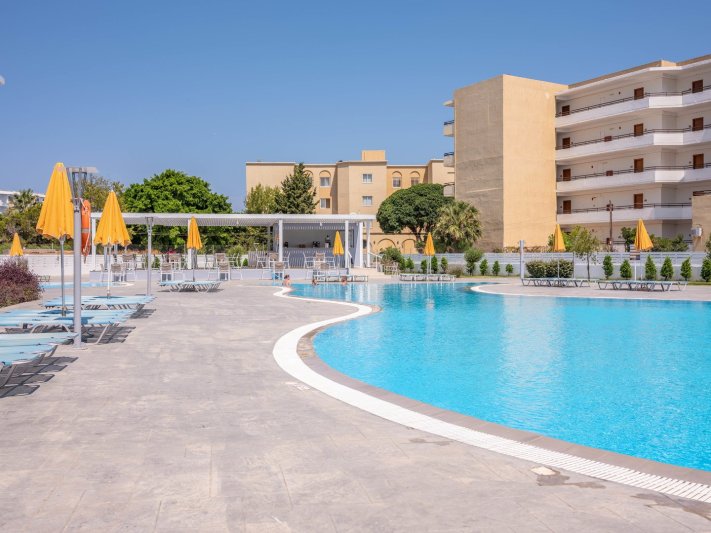 Rodosz Ialyssos utazás Sunshine Rhodes Hotel