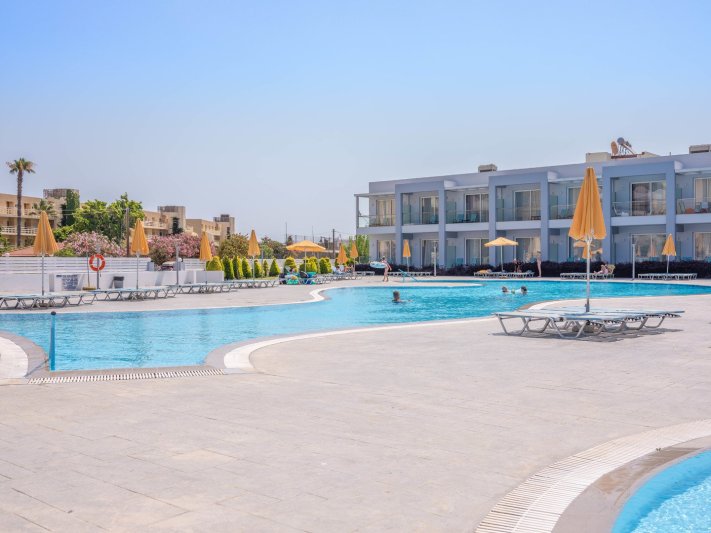 Rodosz Ialyssos utazás Sunshine Rhodes Hotel