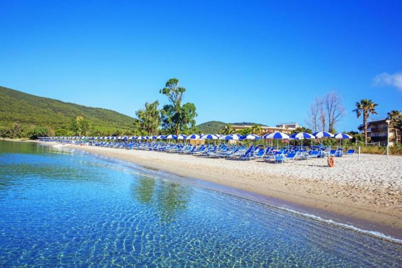 Futura Club Baia Di Conte Szardínia