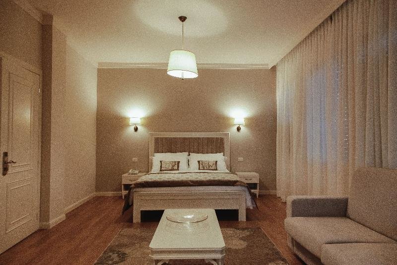 Durres utazás Hotel Amfiteatri Boutique 
