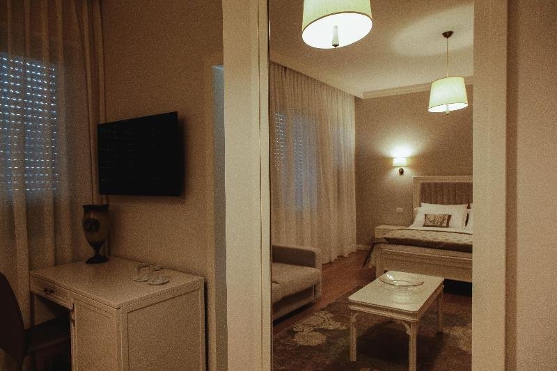 Durres utazás Hotel Amfiteatri Boutique 