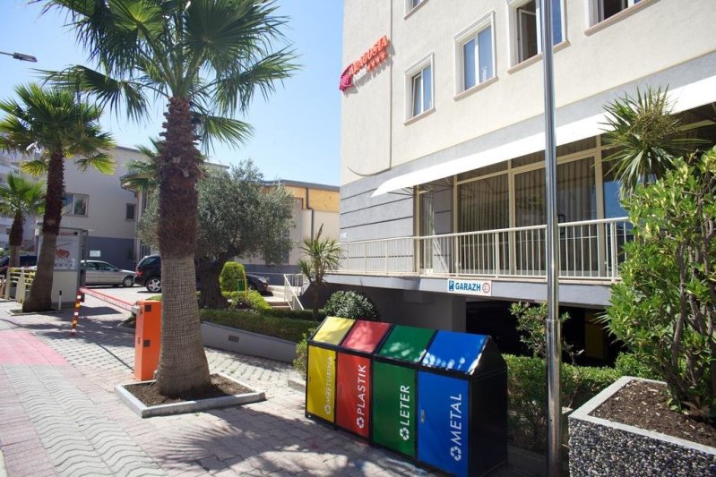 Durres utazás Hotel Aragosta 