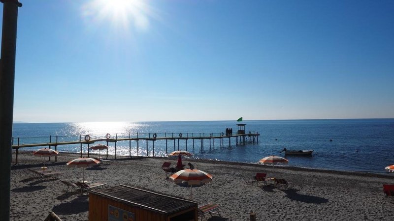 Durres utazás Hotel Aragosta 