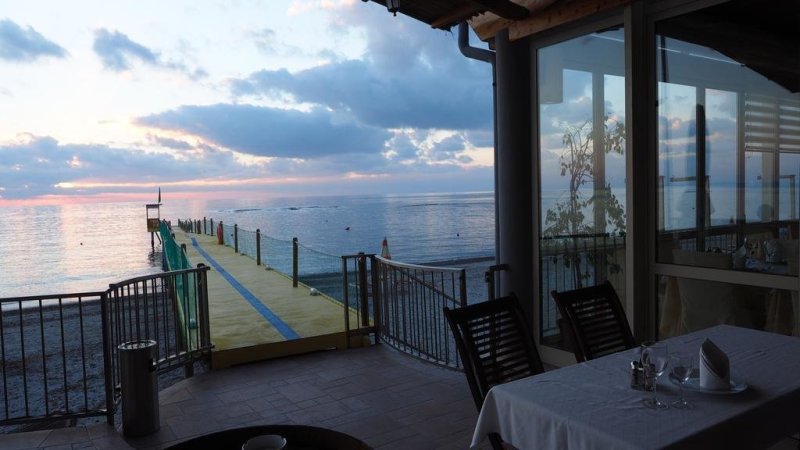 Durres utazás Hotel Aragosta 