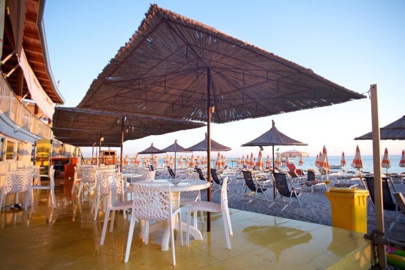 Durres utazás Hotel Aragosta 