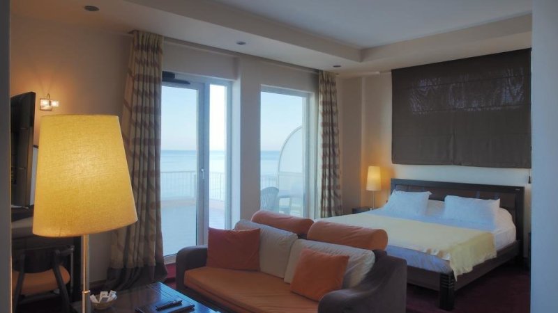 Durres utazás Hotel Aragosta 