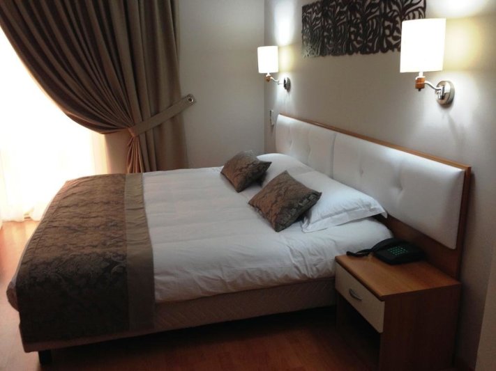 Durres utazás Hotel Arvi 