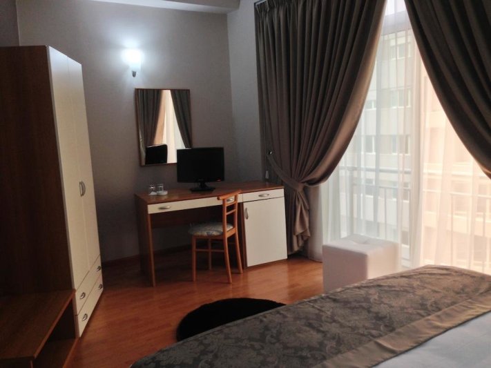 Durres utazás Hotel Arvi 