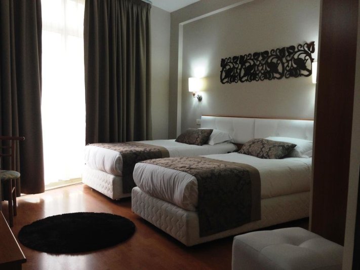 Durres utazás Hotel Arvi 