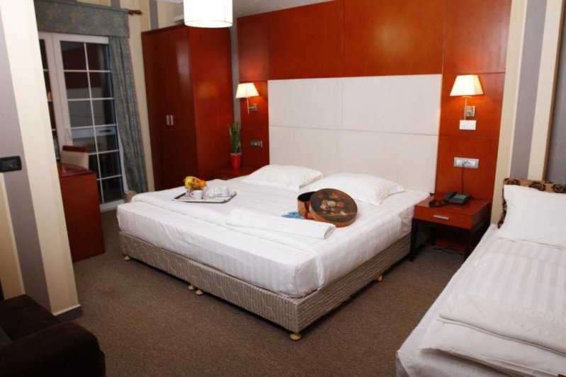 Durres utazás Hotel Bel Conti 