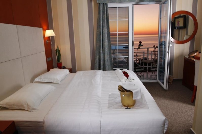 Durres utazás Hotel Bel Conti 