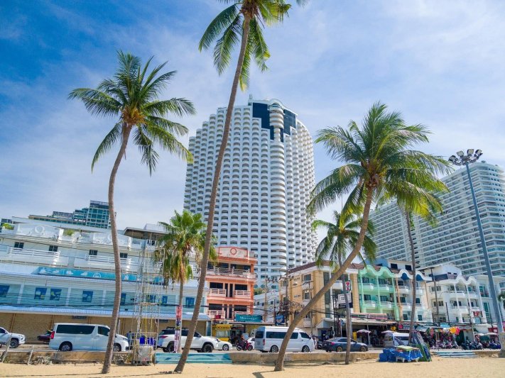 Pattaya utazás Hotel D Varee Jomtien Beach