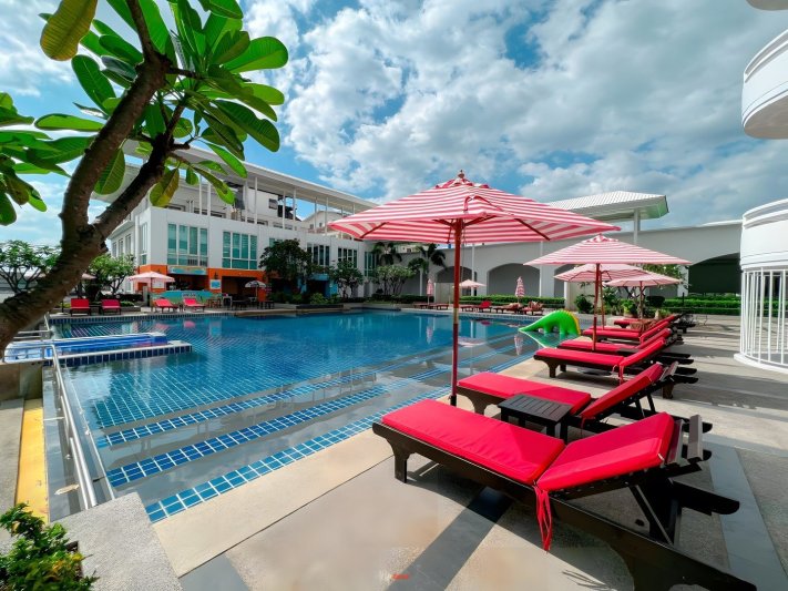 Pattaya utazás Hotel D Varee Jomtien Beach