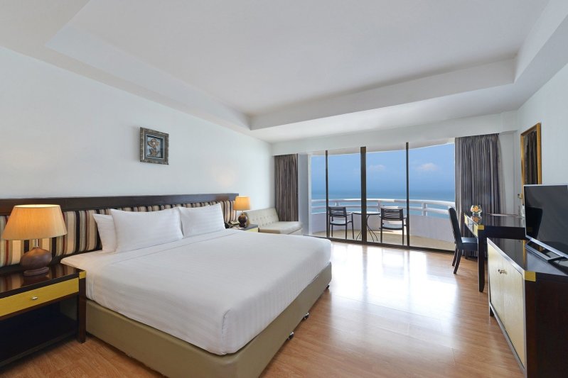 Pattaya utazás Hotel D Varee Jomtien Beach