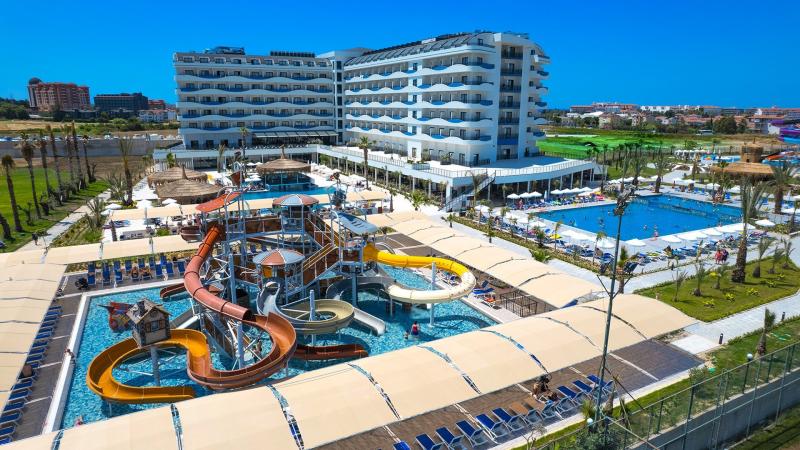 Hotel Dream Water World Side