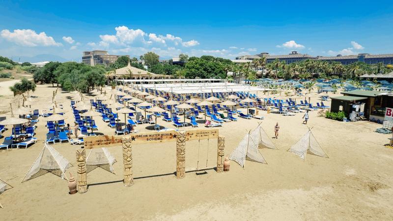 Hotel Dream Water World Side