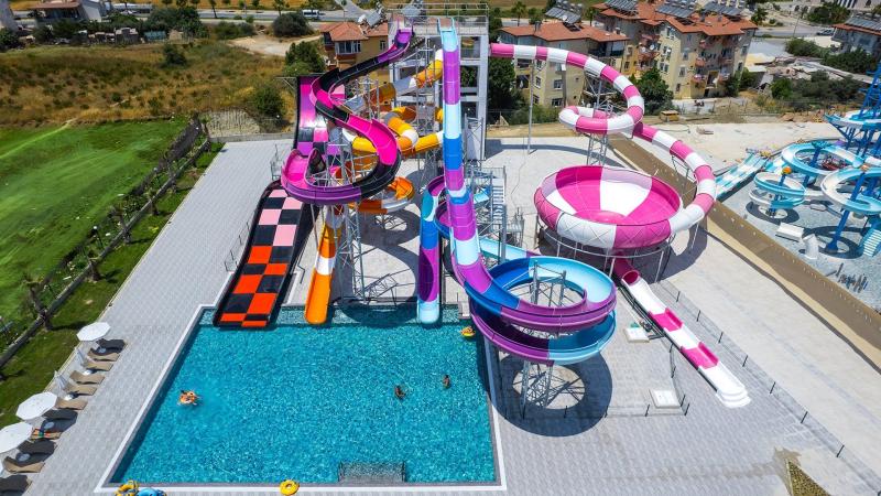 Hotel Dream Water World Side