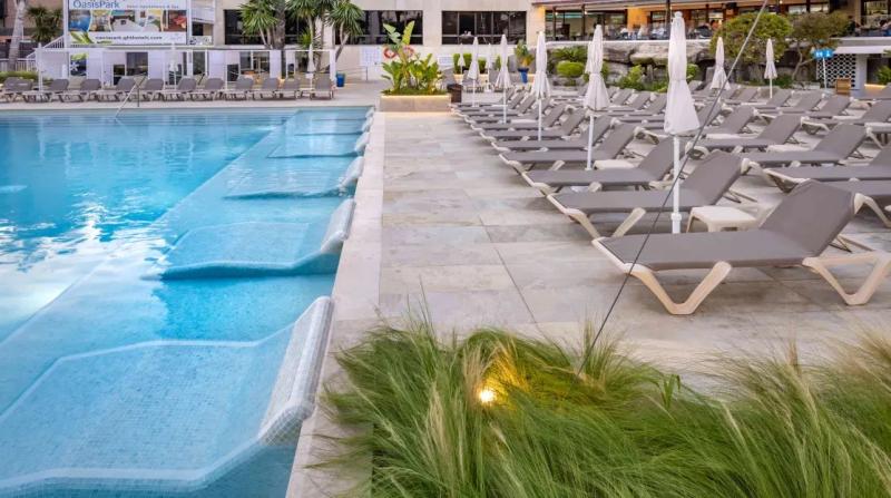 Hotel GHT Oasis Park & Spa Costa Brava Lloret De Mar
