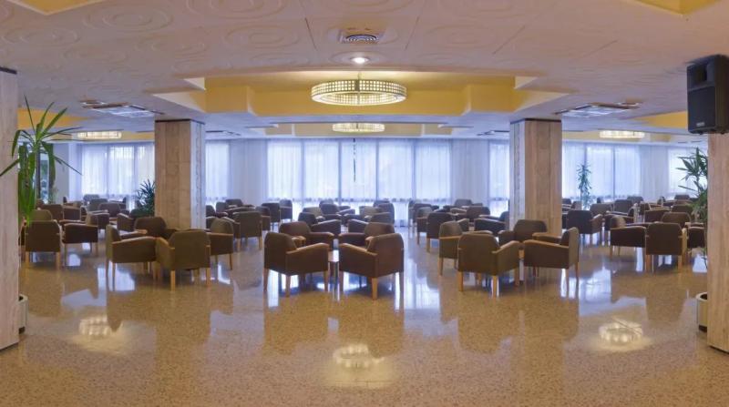 Hotel GHT Oasis Park & Spa Costa Brava Lloret De Mar