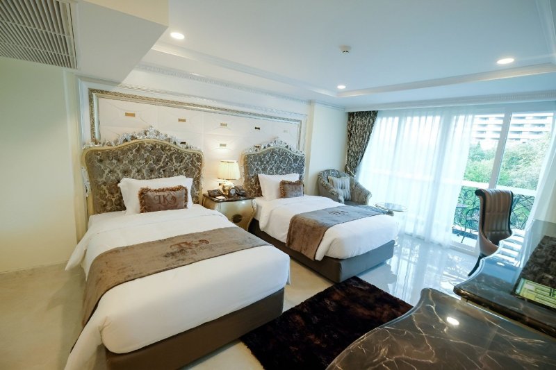 Pattaya utazás Hotel LK Emerald Beach