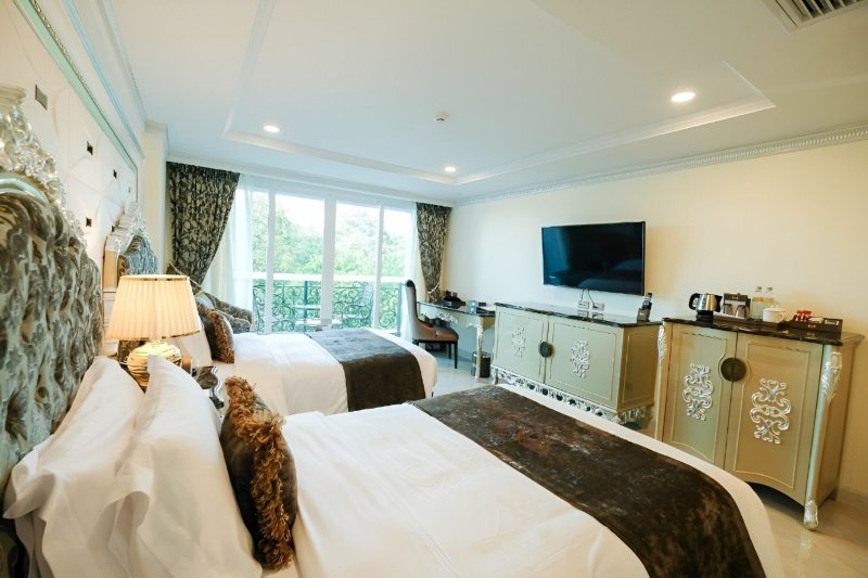Pattaya utazás Hotel LK Emerald Beach
