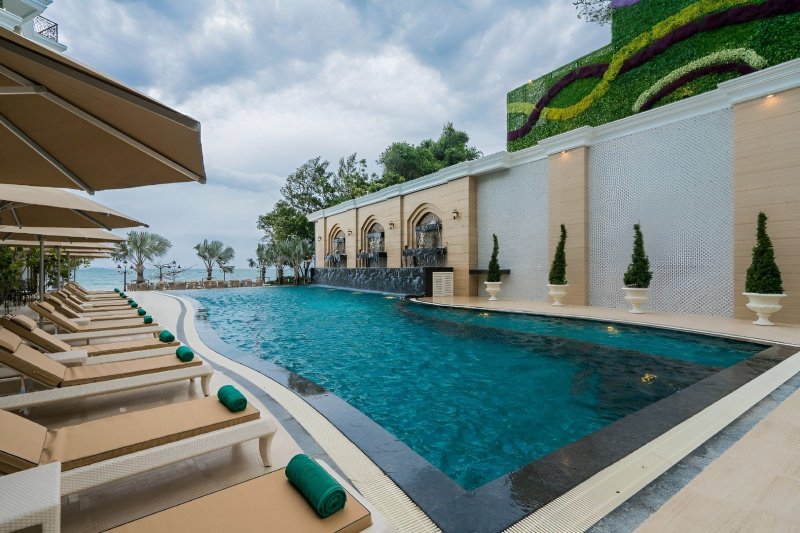 Pattaya utazás Hotel LK Emerald Beach