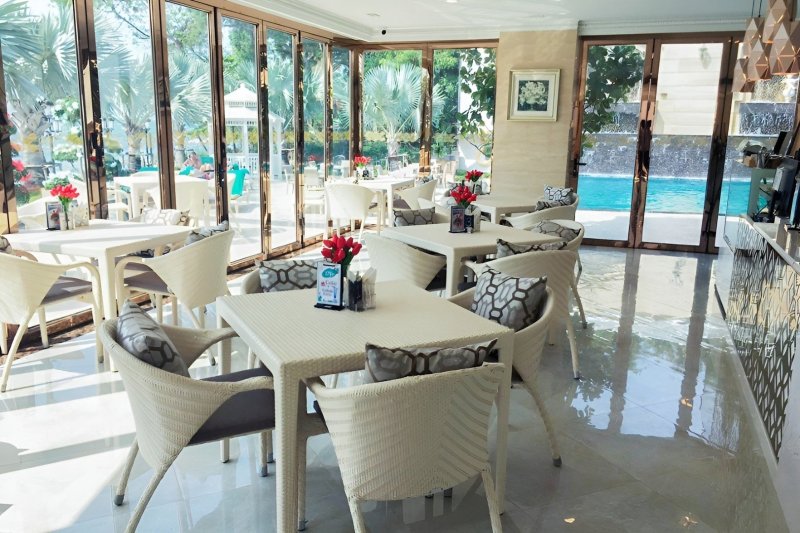 Pattaya utazás Hotel LK Emerald Beach