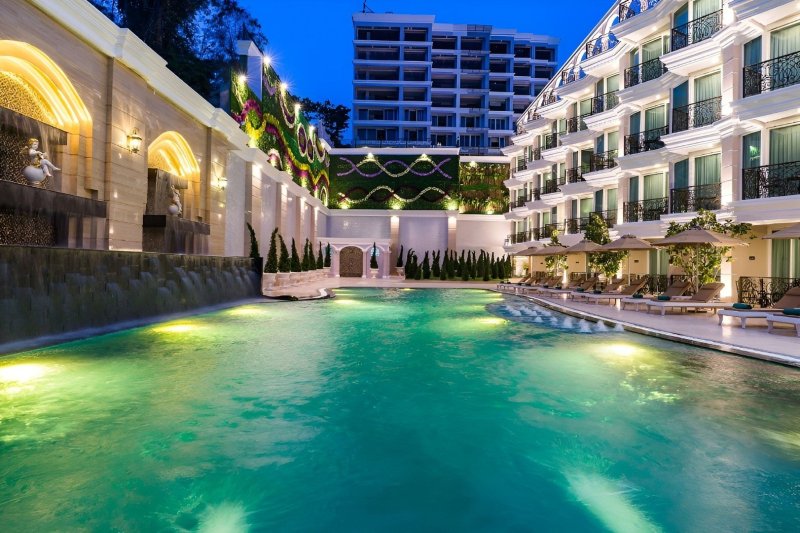 Pattaya utazás Hotel LK Emerald Beach