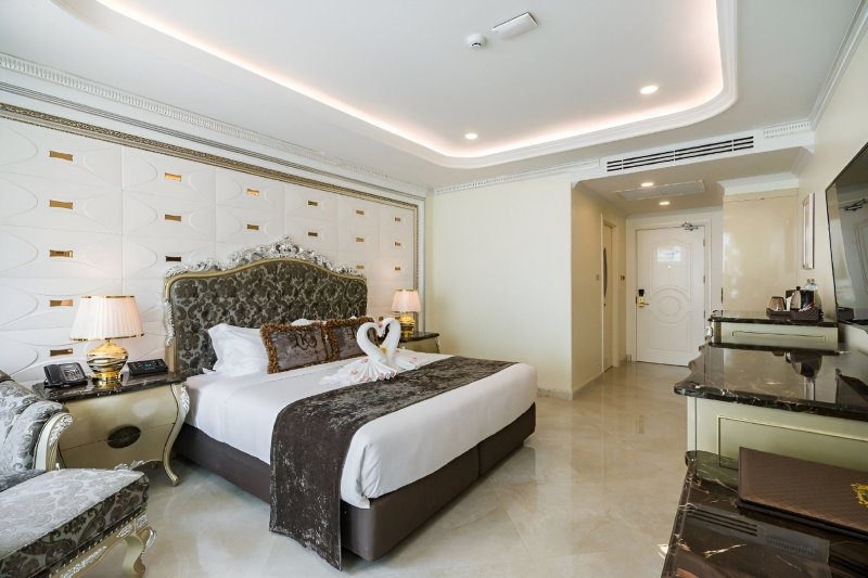 Pattaya utazás Hotel LK Emerald Beach
