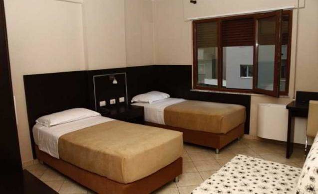 Durres utazás Hotel Nais Beach 