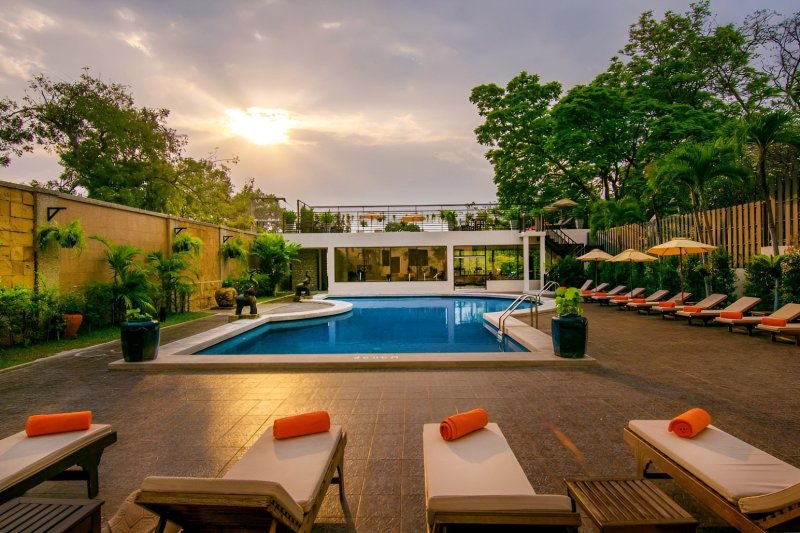 Pattaya utazás Hotel The Bayview Pattaya