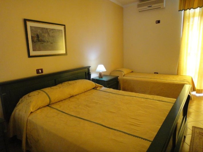 Durres utazás Hotel Vila Belvedere 