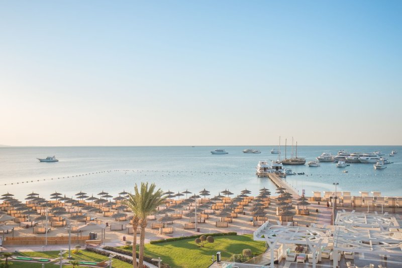 Hurghada utazás Pickalbatros White Beach Resort
