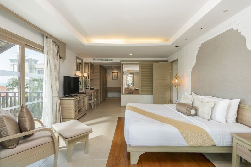 Pattaya utazás Ravindra Beach Resort & Spa