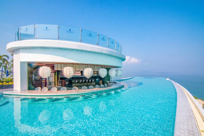 Pattaya utazás Royal Cliff Beach Hotel