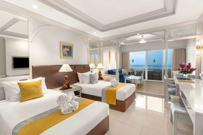 Pattaya utazás Royal Cliff Beach Hotel