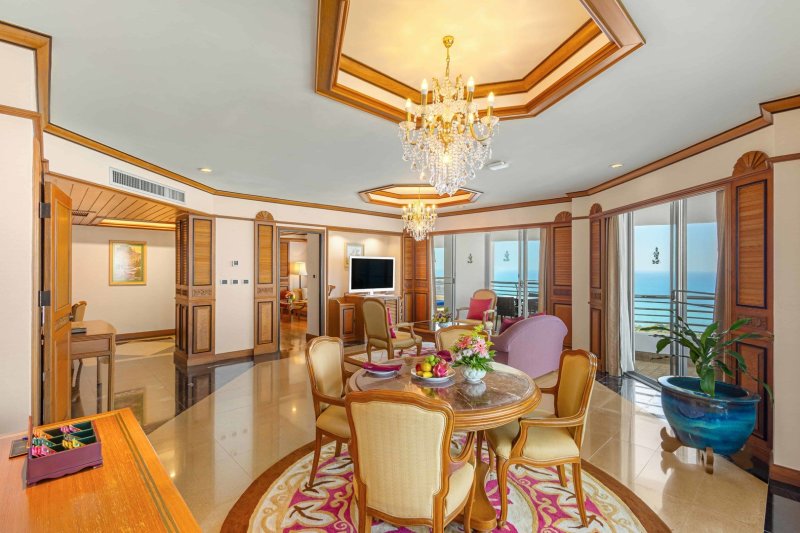 Bangkok Pattaya utazás Royal Cliff Grand Hotel