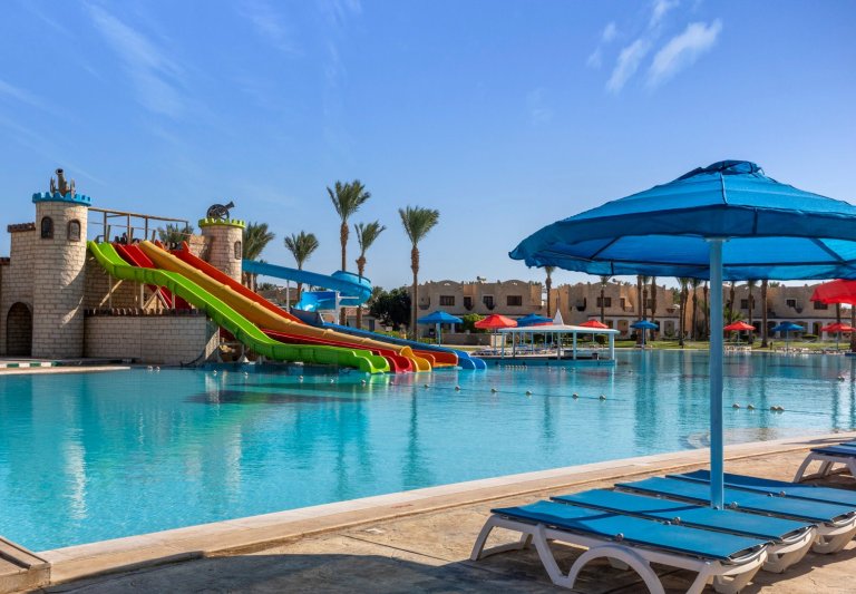 Hurghada utazás Royal Lagoons Resort & Aqua Park