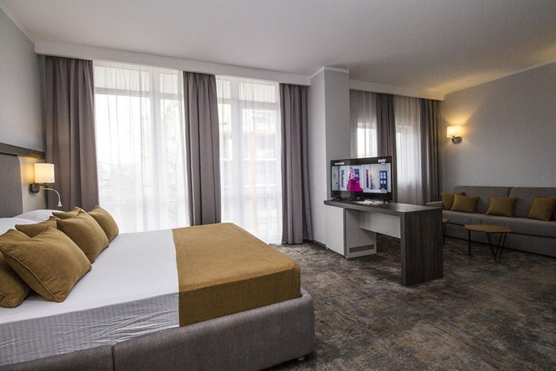 Best Western Plus Premium Inn Napospart